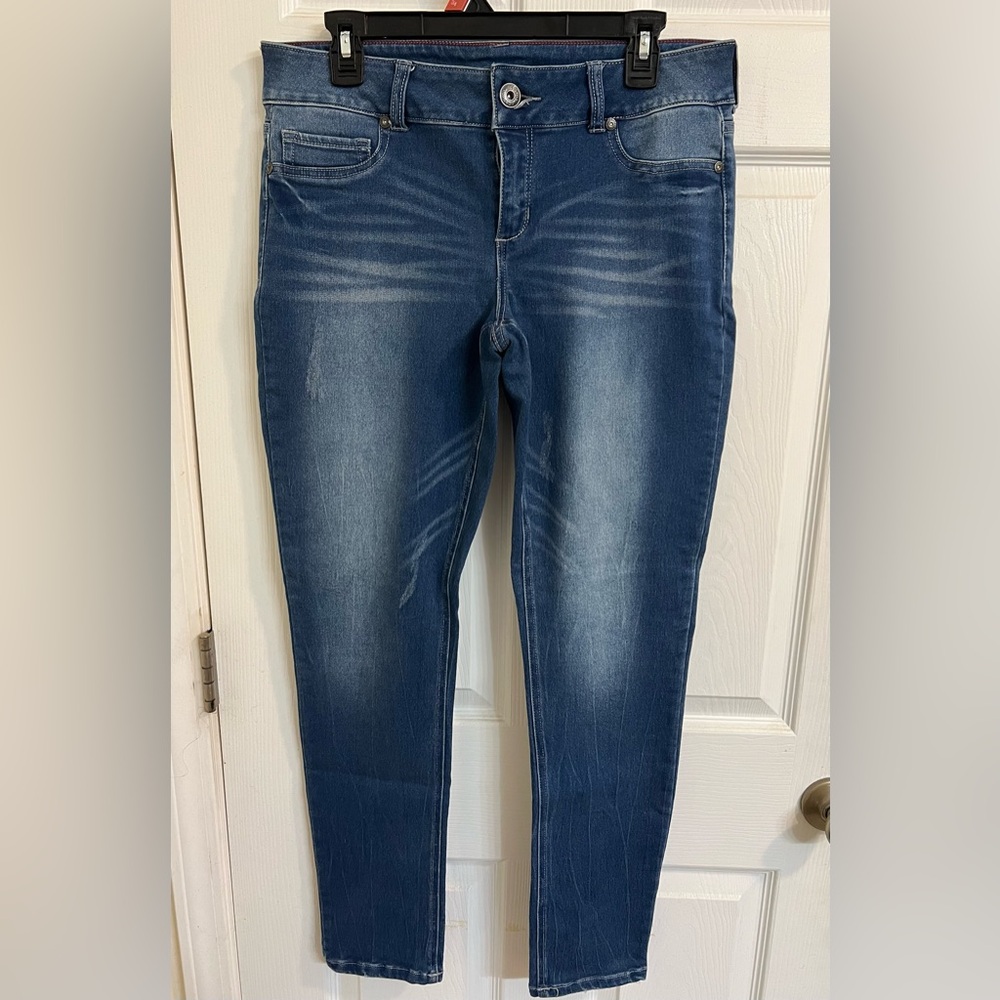 Maurice’s Jeggings size Large.